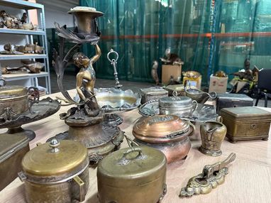 27 предметов антиквариата: таможенники пресекли попытку вывоза за границу коллекции старинных изделий (фото ценностей)