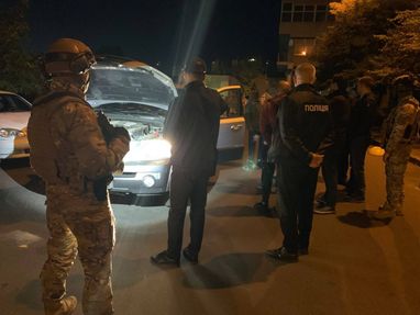 Під час спроби продажу чергового автомобіля чоловіка затримали правоохоронці
