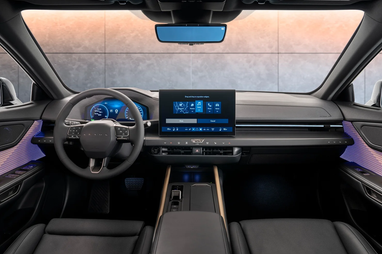 Седан багато оснащений