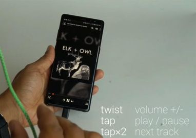 Google разработала наушники с сенсорным проводом для управления музыкой (фото, видео)