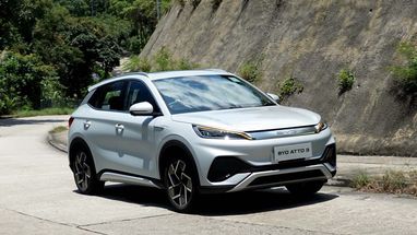 BYD встановила новий рекорд продажів авто на електротязі