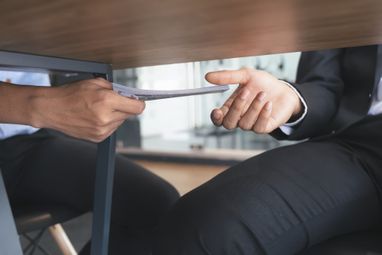 Кабмін схвалив три антикорупційні законопроєкти: що вони передбачають