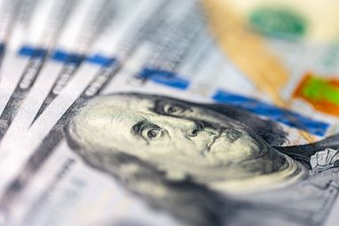 НБУ помʼякшив валютні обмеження. Аналітики спрогнозували, як це рішення вплине на валютний ринок