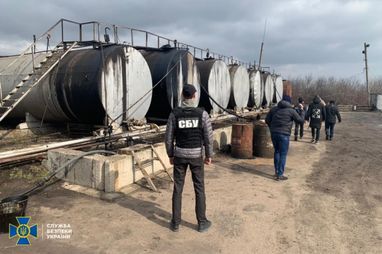 СБУ заблокувала діяльність підпільного нафтопереробного заводу