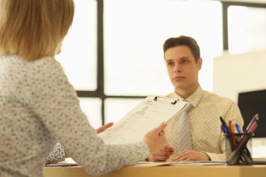 Проверить надежность работодателя можно через открытые государственные реестры