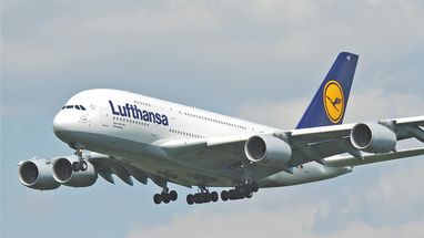 Lufthansa получила рекордную прибыль в €1,1 млрд во втором квартале на фоне роста цен на авиабилеты