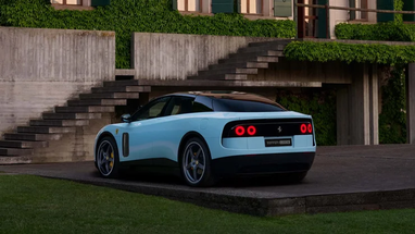 Ferrari представила свій перший електроспорткар Luce