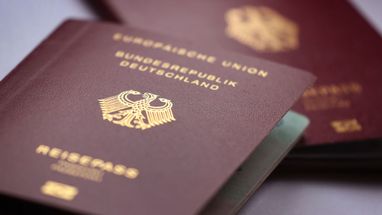 В Германии вступает в силу новый закон о гражданстве, облегчающий возможность его получения