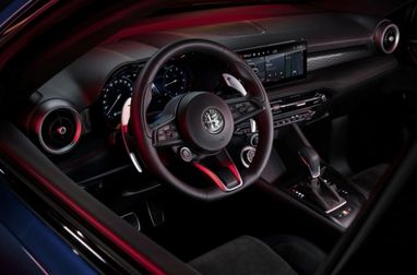 Alfa Romeo анонсировал гибридный кроссовер Tonale — это первый автомобиль с NFT