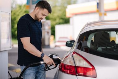 Гонконг - найдорожче місто за вартістю бензину