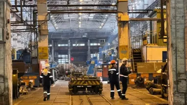 На заводи в Україні все частіше наймають жінок на посади, які до початку великої війни обіймали чоловіки — ЗМІ