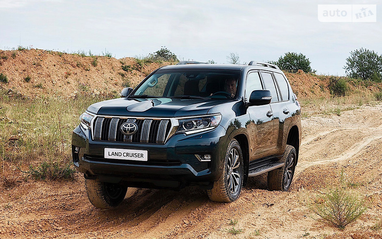 Які автомобілі дарували українці у 2023 році (інфографіка)