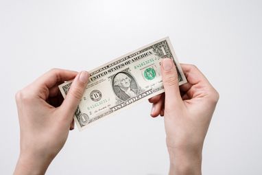 Чи переступить курс долара позначку в 40 гривень — думка експерта