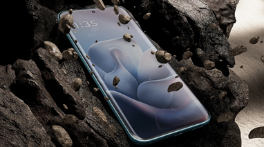 Motorola Edge 70 Fusion захищений від пилу, занурення у воду та струменя під тиском.