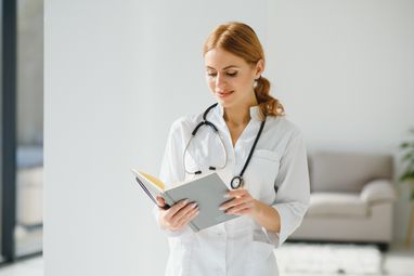 Как украинским врачам в Польше получить финансовую помощь