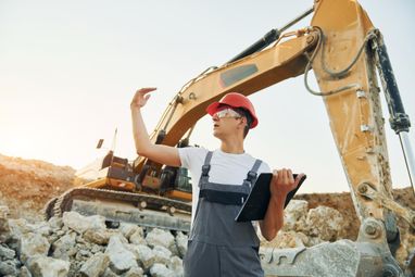 В стаж работников будут включать не только периоды работы по трудовым договорам, но и другие формы профессиональной деятельности