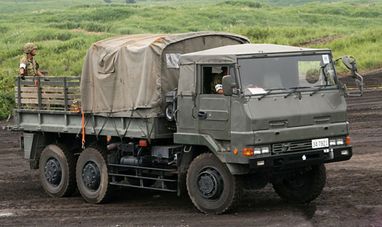 Японія передасть українським військовим 100 вантажівок