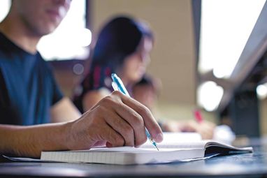 Які документи потрібні студентам для виїзду з України — роз’яснення ДПСУ