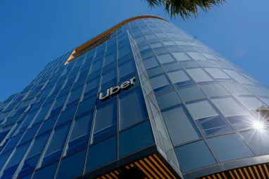 Uber инвестирует $100 млн в зарядные станции для роботокси в США