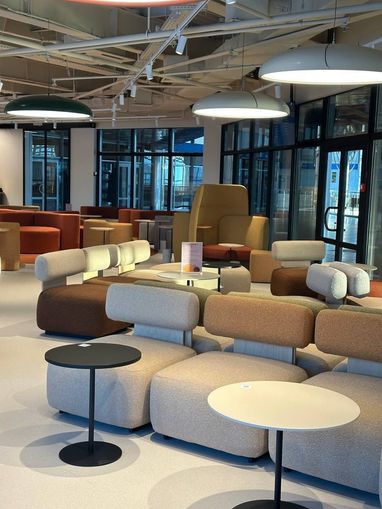 Лаунж від Mastercard на Південному залізничному вокзалі в Києві продовжує приймати тисячі відвідувачів щомісяця