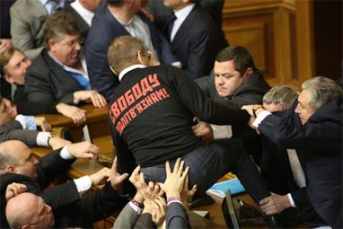Нардепи від "Свободи" і ПР побились у ВР