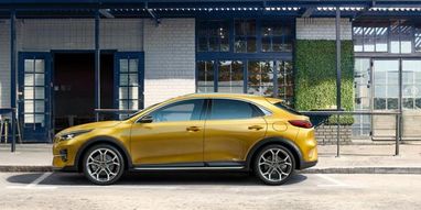 Kia показала первое официальное фото нового кроссовера Xceed