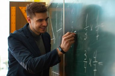 Кто из педагогов сможет рассчитывать на отсрочку от мобилизации — решение правительства