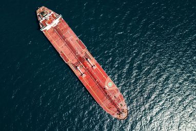 Танкеры под санкциями США доставляют российскую нефть в Индию — Bloomberg