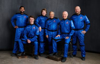 Blue Origin впервые за почти два года отправила в космос туристов