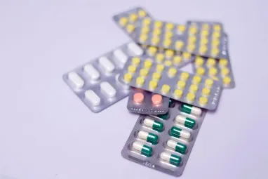 Зниження цін на ліки: Рада ухвалила законопроєкт у першому читанні