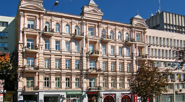 Здание на ул. Б Хмельницкого, 26. Фото: wikipedia.org