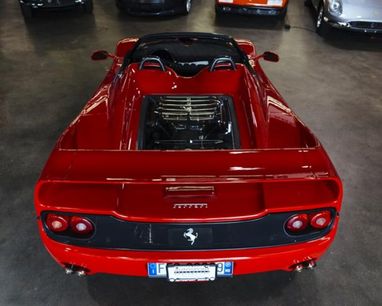 Первый экземпляр Ferrari F50 выставили на продажу (фото)