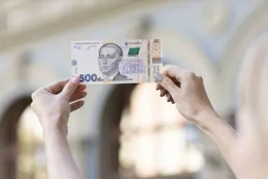НБУ предоставил разрешения 10 банкам на повреждение банкнот в 2022 году