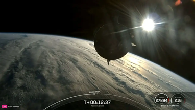 SpaceX успешно запустила первую в истории частную миссию по исследованию космоса