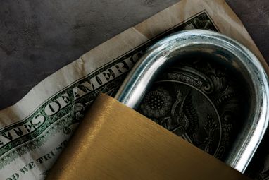 Як знімається арешт із банківського рахунку під час дії воєнного стану: роз’яснення