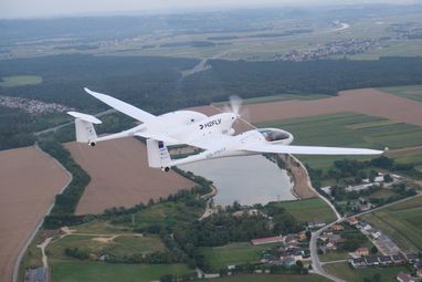 Компания H2FLY испытала первый самолет, работающий на жидком водороде (видео)