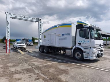 Таможенники будут дистанционно проверять фуры на содержание контрабанды