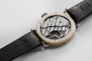 У Швейцарії виготовлено наручний годинник з сиру (фото)