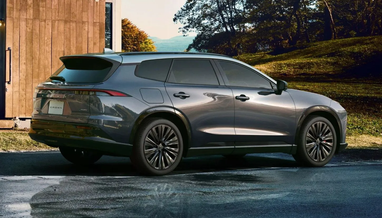 Toyota показала новый стильный кроссовер Crown Estate (фото)