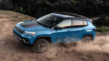 Jeep Compass 2027: объявлены цены и изменения в комплектациях