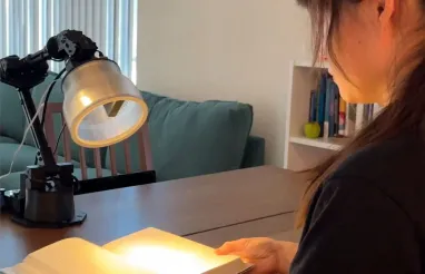 Apple показала на відео прототип настільного робота-лампи (відео)