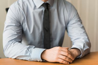 Госслужащим будут по-новому считать зарплаты: Зеленский подписал закон