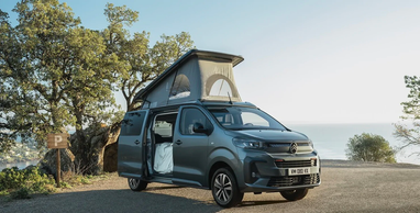 Фото: Stellantis | Крыша Citroen Holidays поднимается