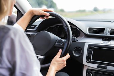 Українці стали менше купувати вживані автомобілі