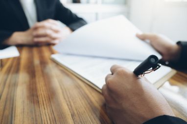 Єврокомісія запропонує використати прибутки від російських активів для оборонної промисловості України — FT