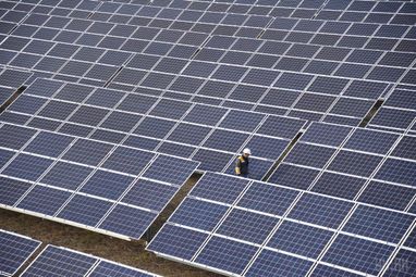 Франция хочет немедленно построить крупнейший в Европе завод солнечных панелей