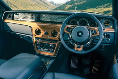 Rolls-Royce представил эксклюзивный седан Phantom Goldfinger в честь фильма о Джеймсе Бонде