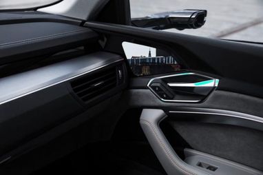 Audi показала внутрішнє оздоблення нового електричного кросовера (фото)