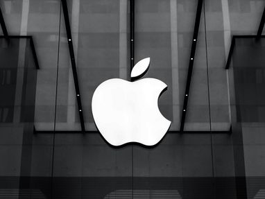 Apple втратила $113 млрд через «нападки» регуляторів ЄС та США