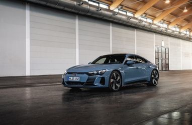 Названо найкращі спортивні автомобілі 2023 року
